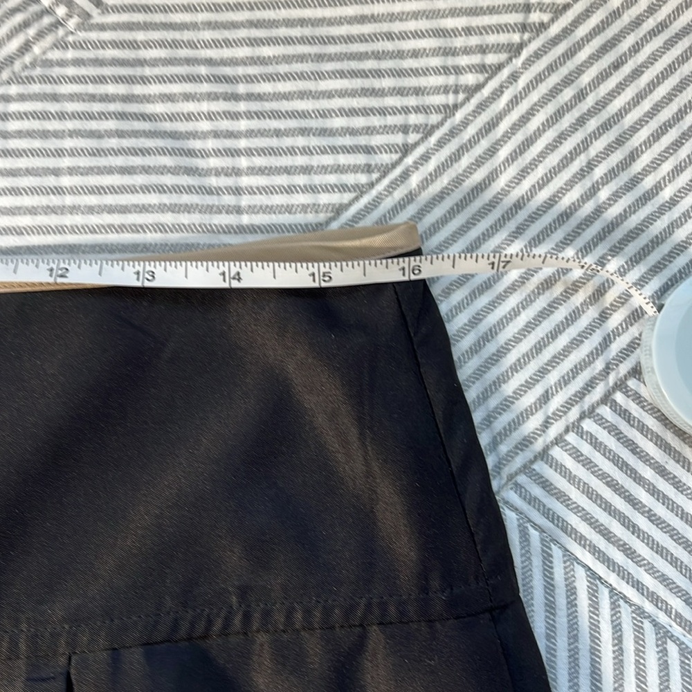 Old Navy Women's Pleated Scalloped Hem Skirt - Picture 7 of 8